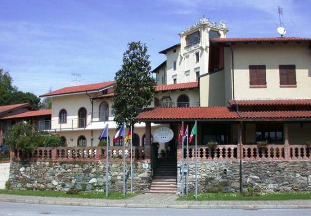 Hotel Ristorante Taverna Verde Piverone Dış mekan fotoğraf